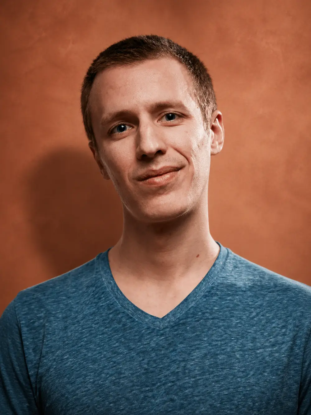Result of Swap a plain background for a studio set